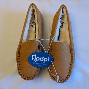 Floopi Women's Indoor/Outdoor Moccasins Slipper With Memory NWT